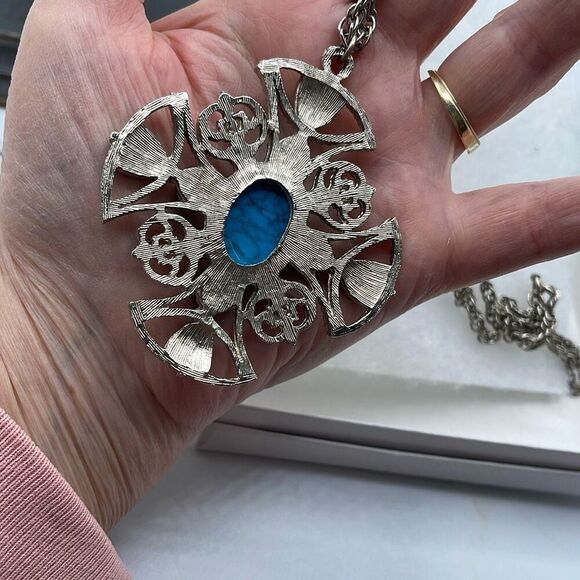 Vintage Maltese cross with faux glass turquoise English lions. - Picture 4 of 9